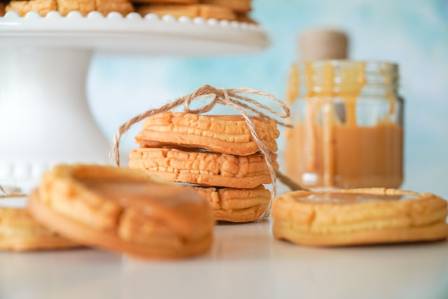 The Best Crispy Chocolate Chip Cookies