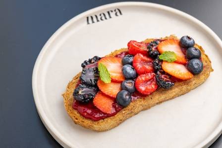Metabolism-Boosting Fruit Toast Recipes For Summer